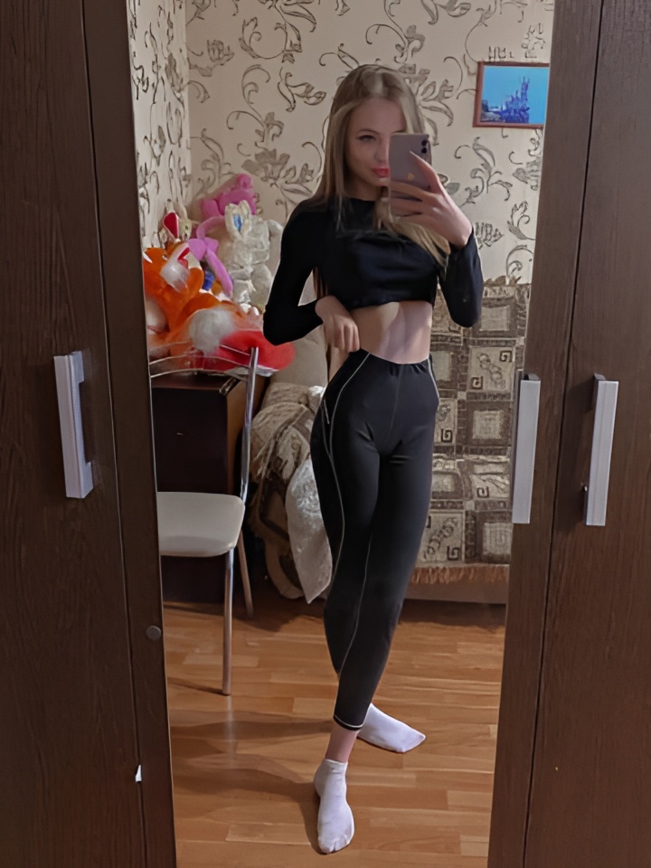 Илона привлекальеная девушка из Антрацита цена от 10000 руб