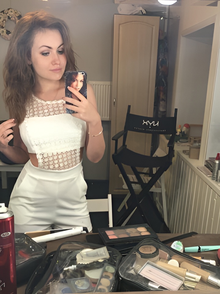 Индира привлекальеная девушка из Антрацита цена от 2500 руб