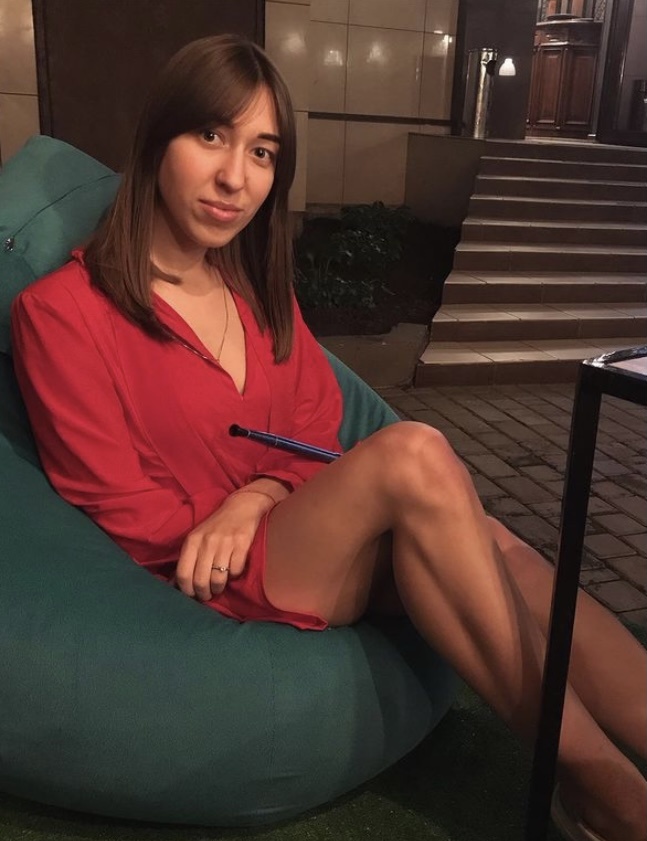 Александра привлекальеная девушка из Антрацита цена от 7000 руб