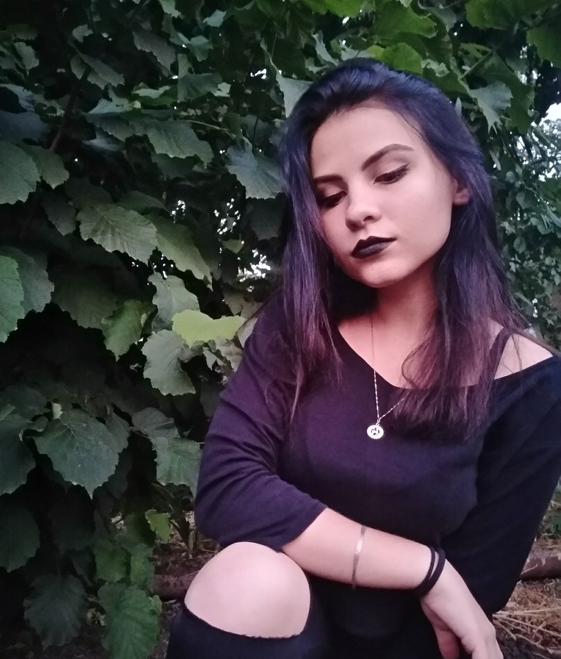 Эльвира привлекальеная девушка из Антрацита цена от 3000 руб