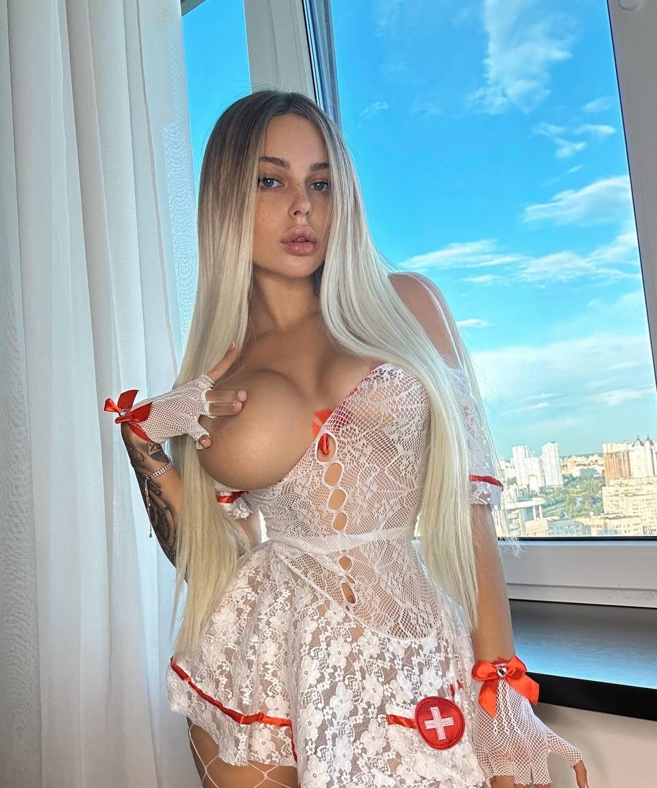 Мария привлекальеная девушка из Антрацита цена от 8000 руб