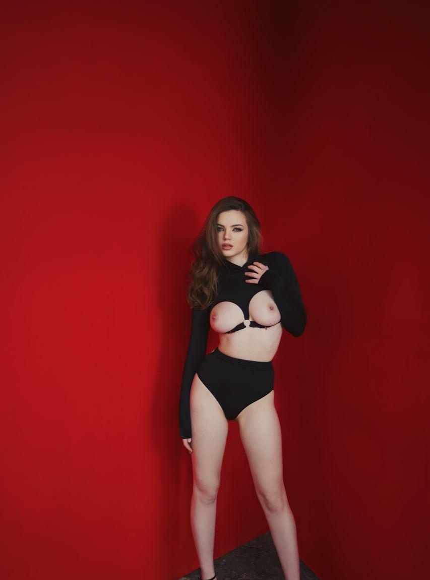 Диана привлекательная девушка из Антрацита цена от 5000 руб