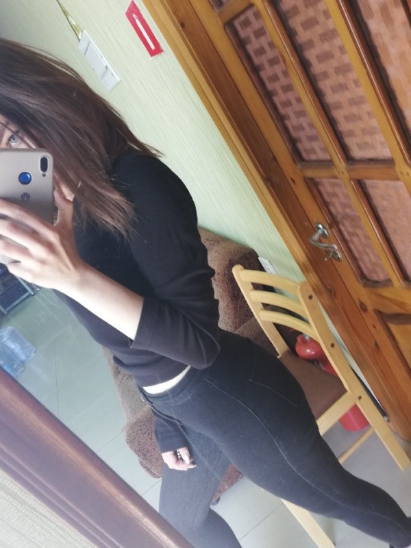 Лиза привлекательная девушка из Антрацита цена от 1500 руб