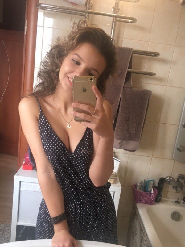 Ольга привлекательная девушка из Антрацита цена от 3000 руб