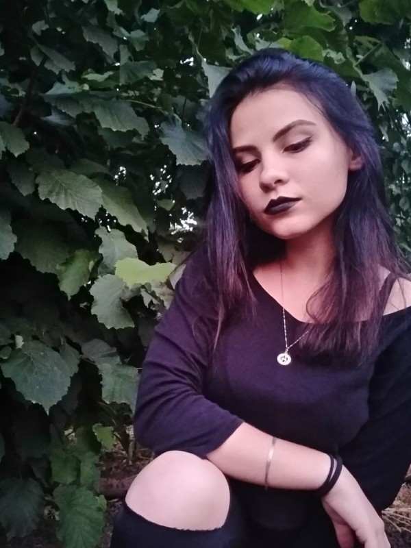 Эльвира привлекательная девушка из Антрацита цена от 3000 руб